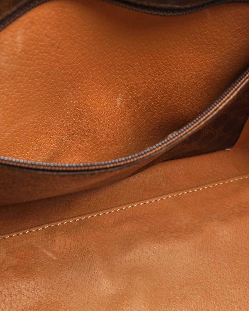 23321_21f94627bc-811-22026_15-full