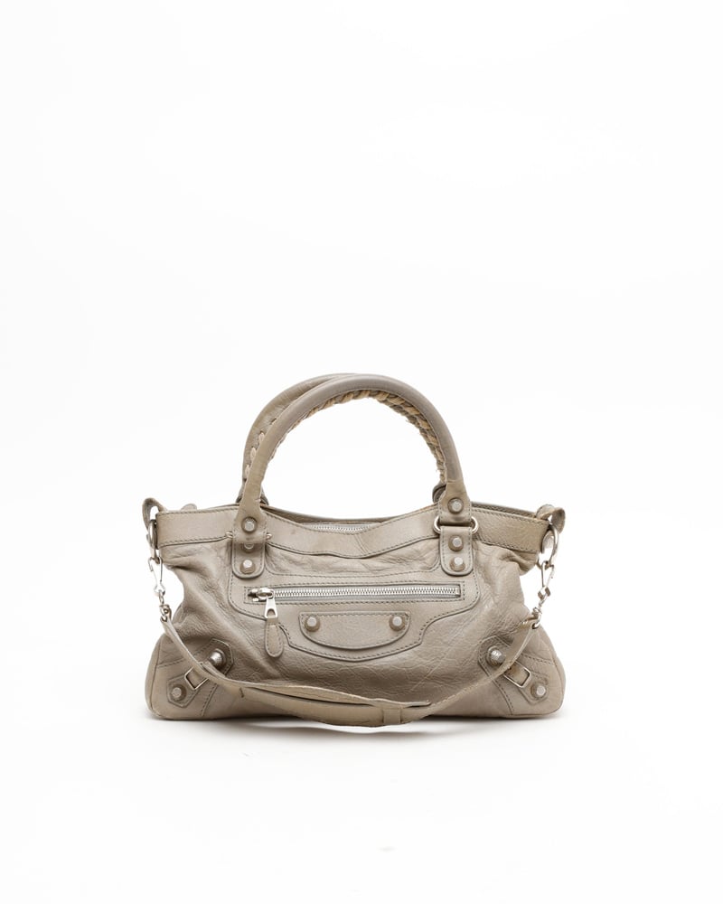 BALENCIAGA THE FIRSTアイボリー 9507 Y BALENCIAGA THE FIRSTアイボリー 9507 Y BALENCIAGA THE FIRST