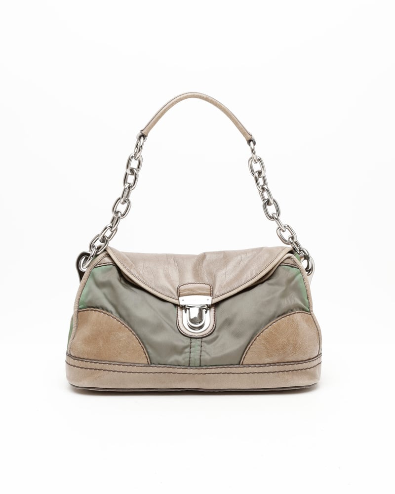 Prada – Exclusive Vintage & Second Hand | A Retro Tale