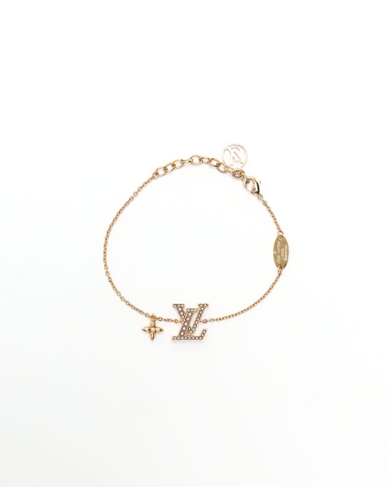 アクセサリー Louis Vuitton Bracelet Vintage Louis Vuitton LV Iconic Pearl Bracelet - A Retro Tale