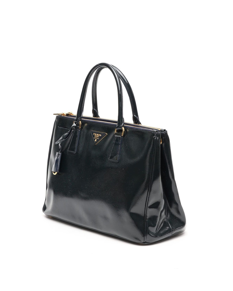Prada – Exclusive Vintage & Second Hand | A Retro Tale