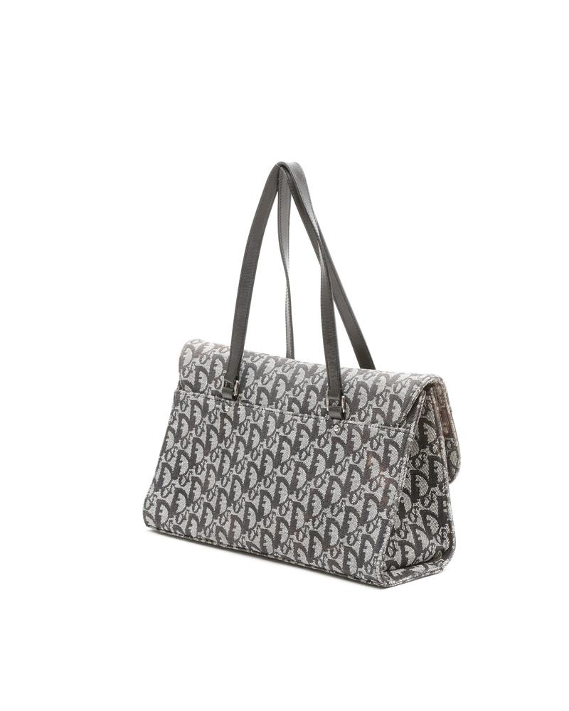 38759_7884421920_file-full