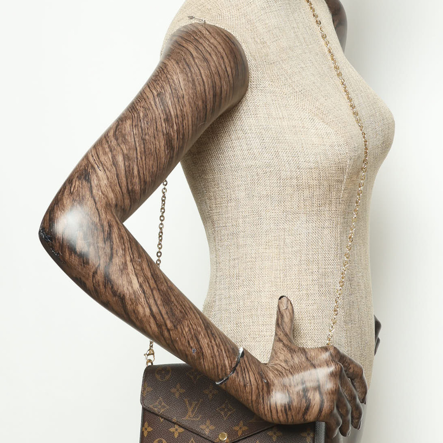 49269_4d91bab80e-monogram_pochette_felicie-square