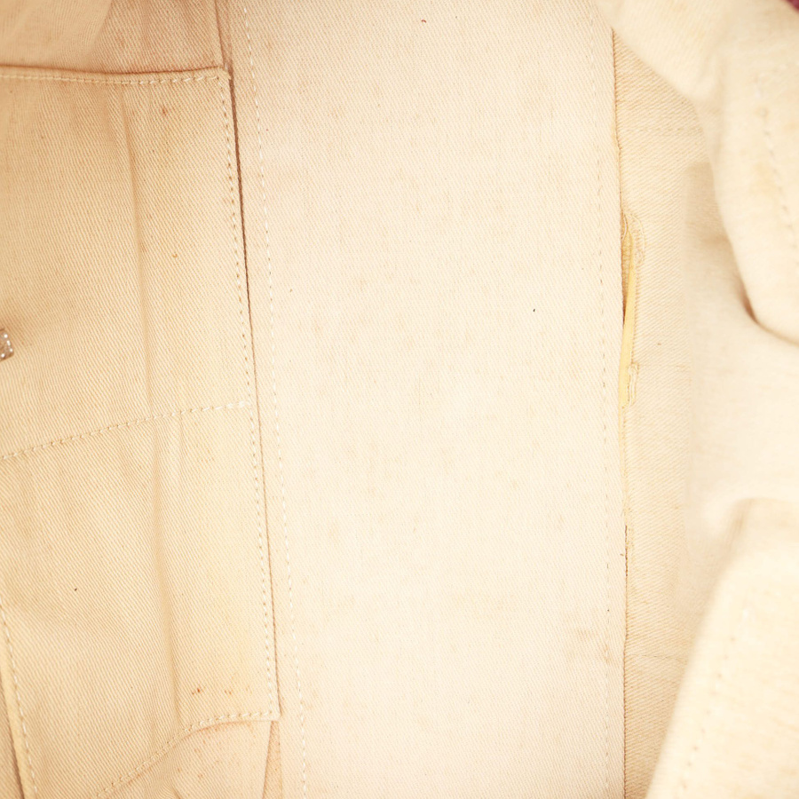 50216_7a70ad57fe_file-square