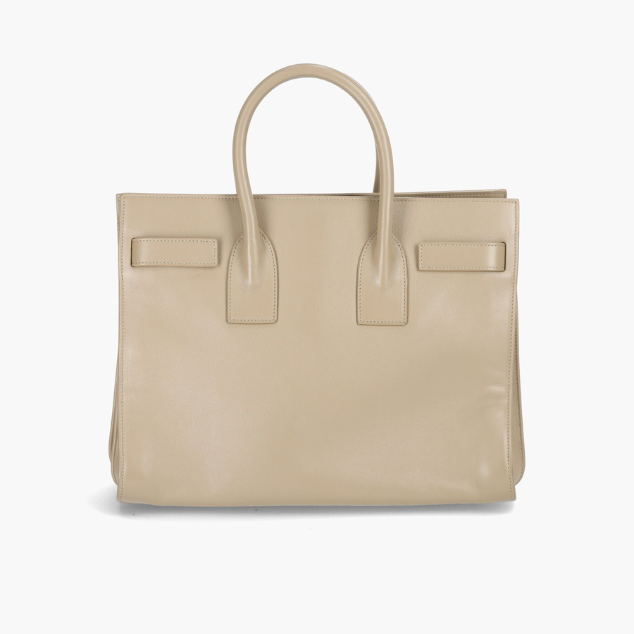 5049_7e9d50fade-square
