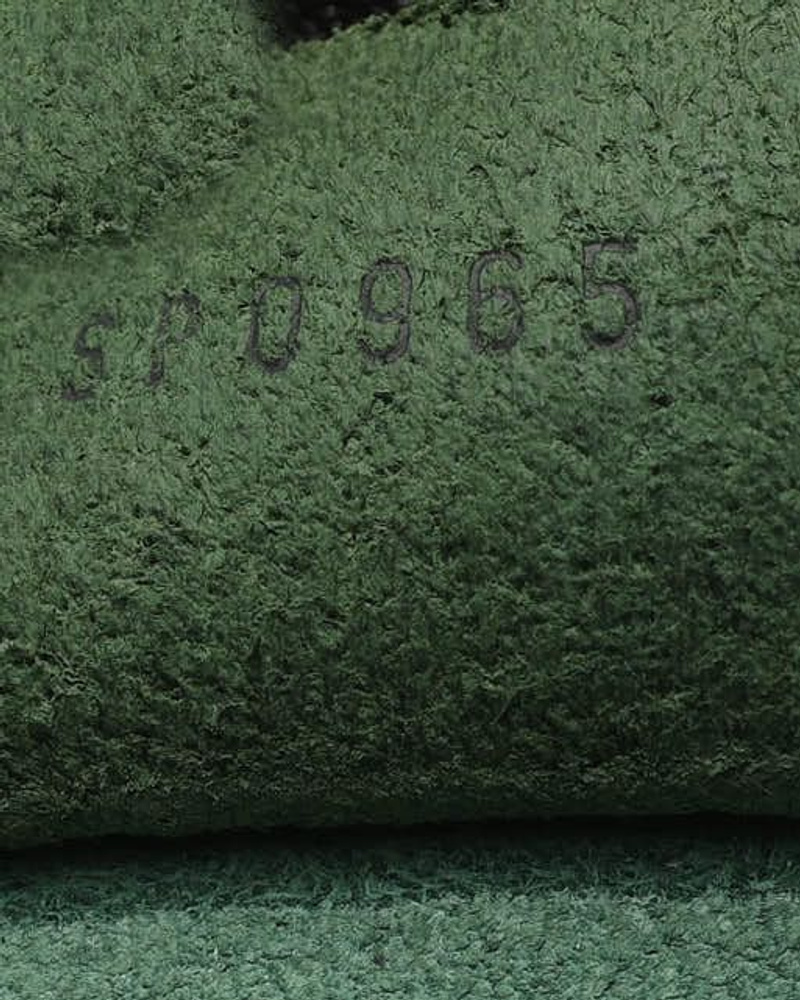 Louis Vuitton Taiga Kendall GM Weekend Bag