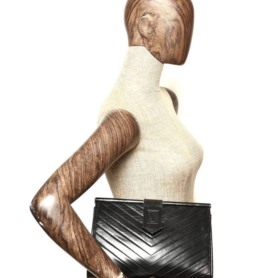 55583_551d6d0517_file-square