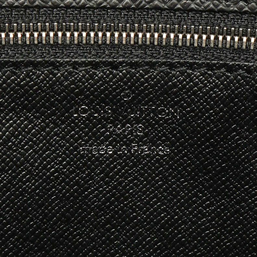 Louis Vuitton Taiga Monceau Bag