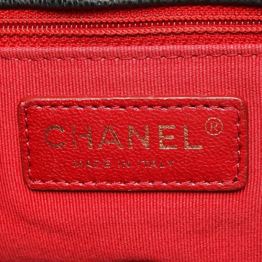 Chanel Caviar Large Wavy CC Bag
