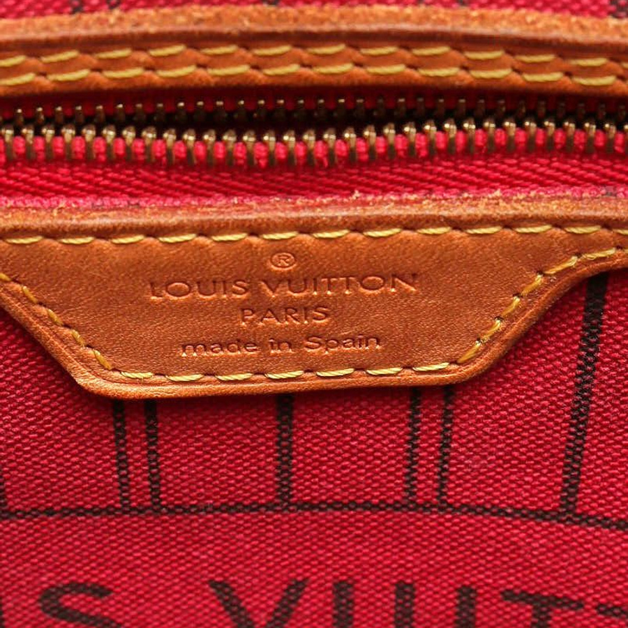 Louis Vuitton Monogram Neverfull MM Tote Bag