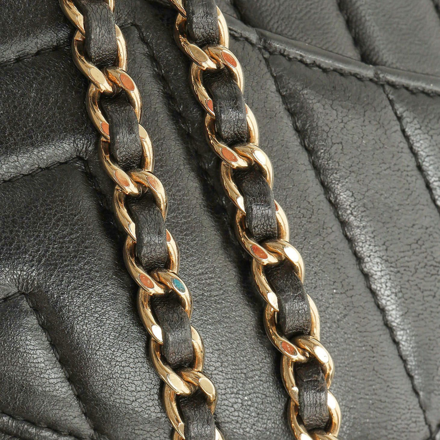 Chanel Chevron Wallet On Chain Bag