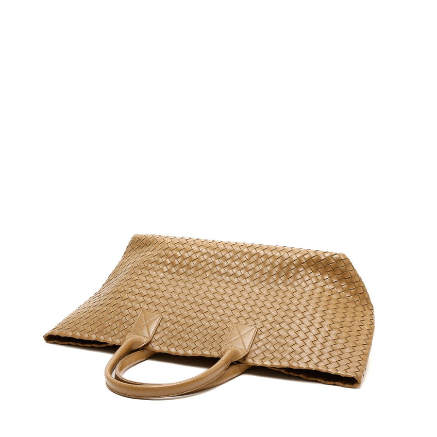 Bottega Veneta Patent Intrecciato Cabat MM Tote Bag