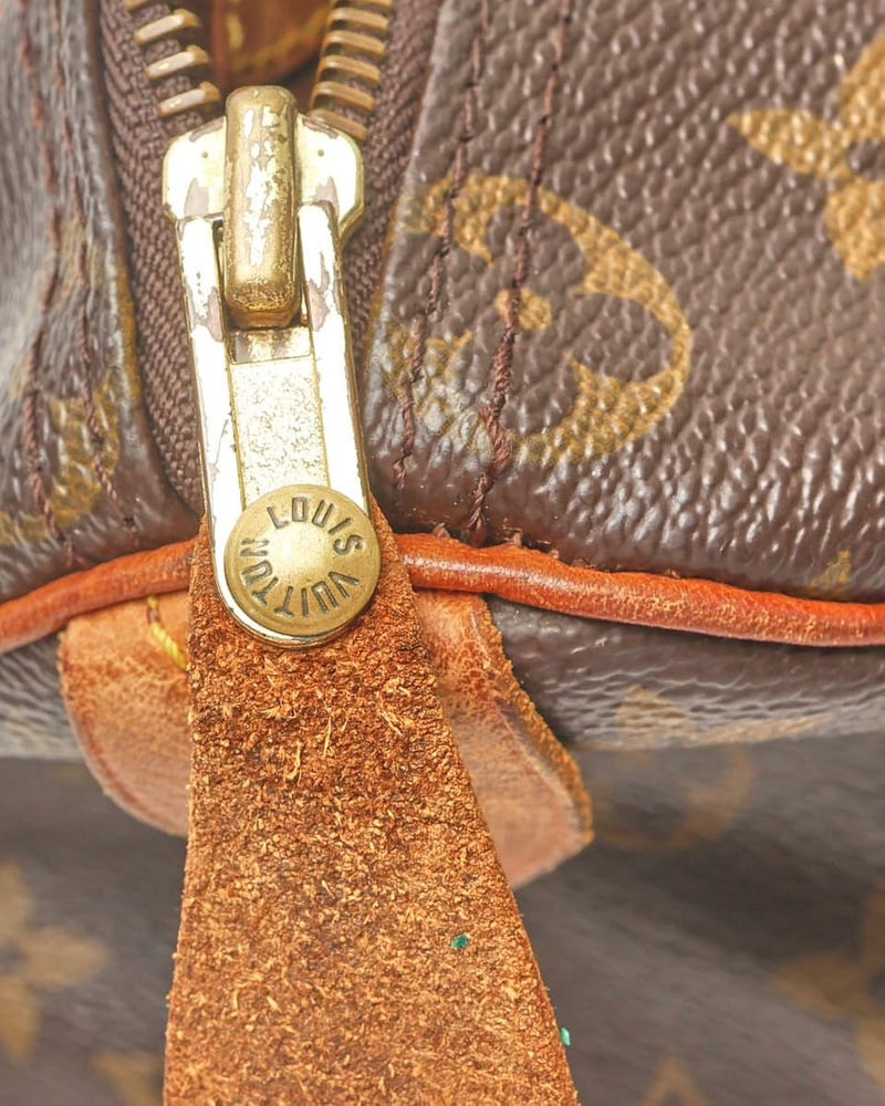 Louis Vuitton Monogram Speedy 25 Bag