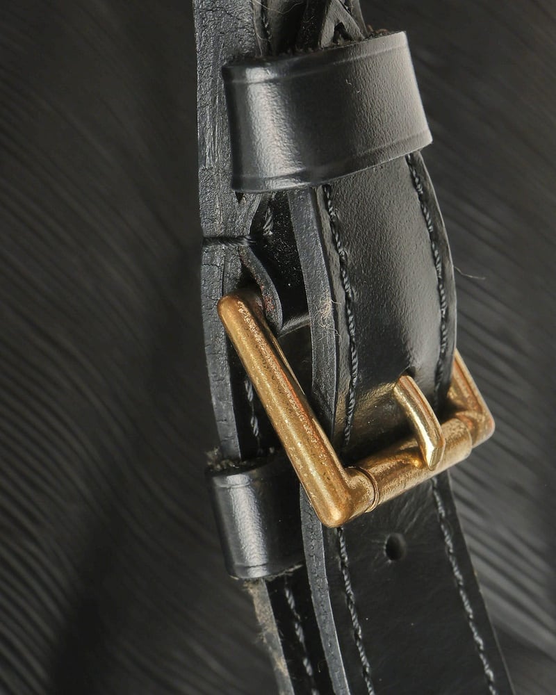 Louis Vuitton EPI Noé Petit Bag