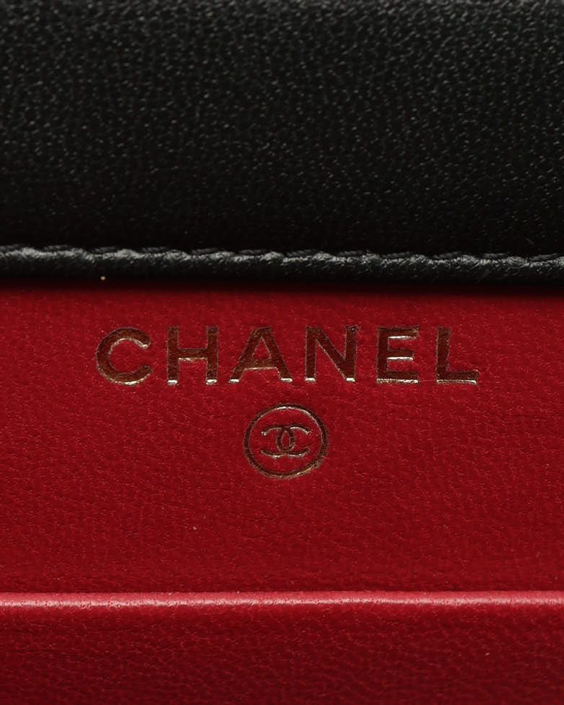 Chanel Pearl Crown Phone Holder