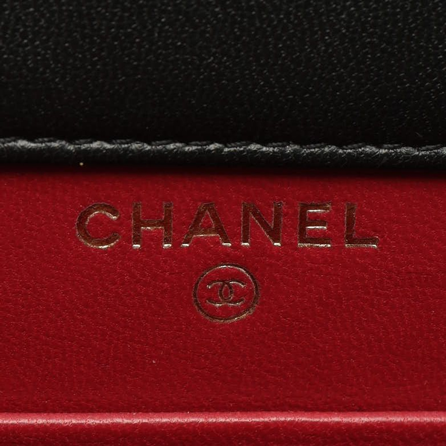 Chanel Pearl Crown Phone Holder