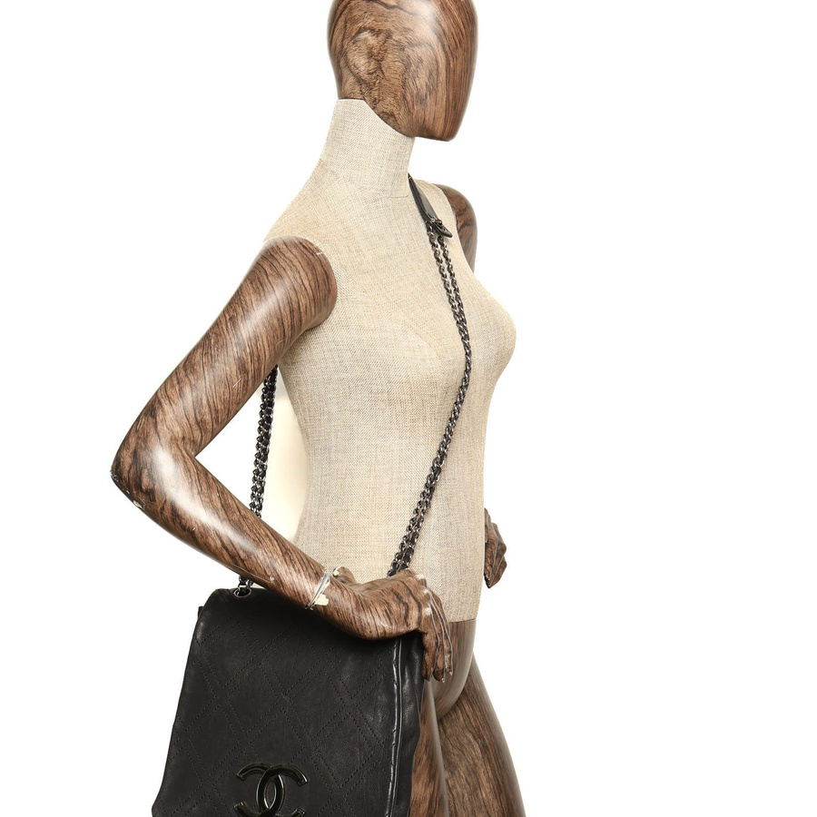 Chanel Diamond Stitch Large Messenger Bag