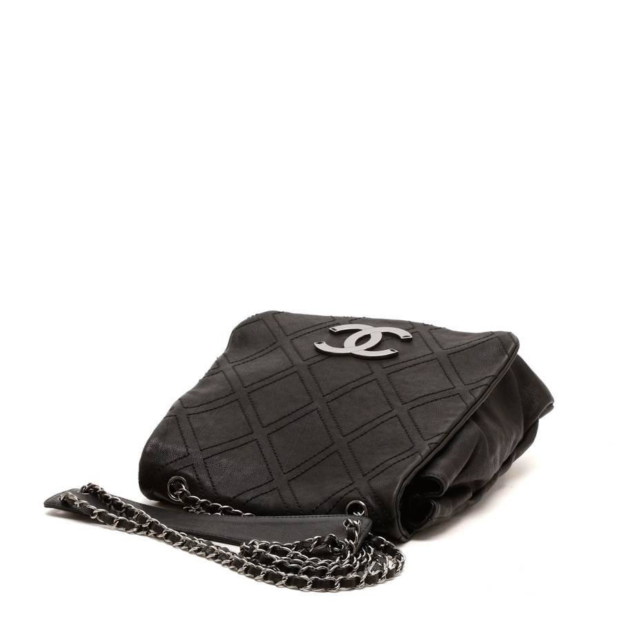Chanel Diamond Stitch Large Messenger Bag