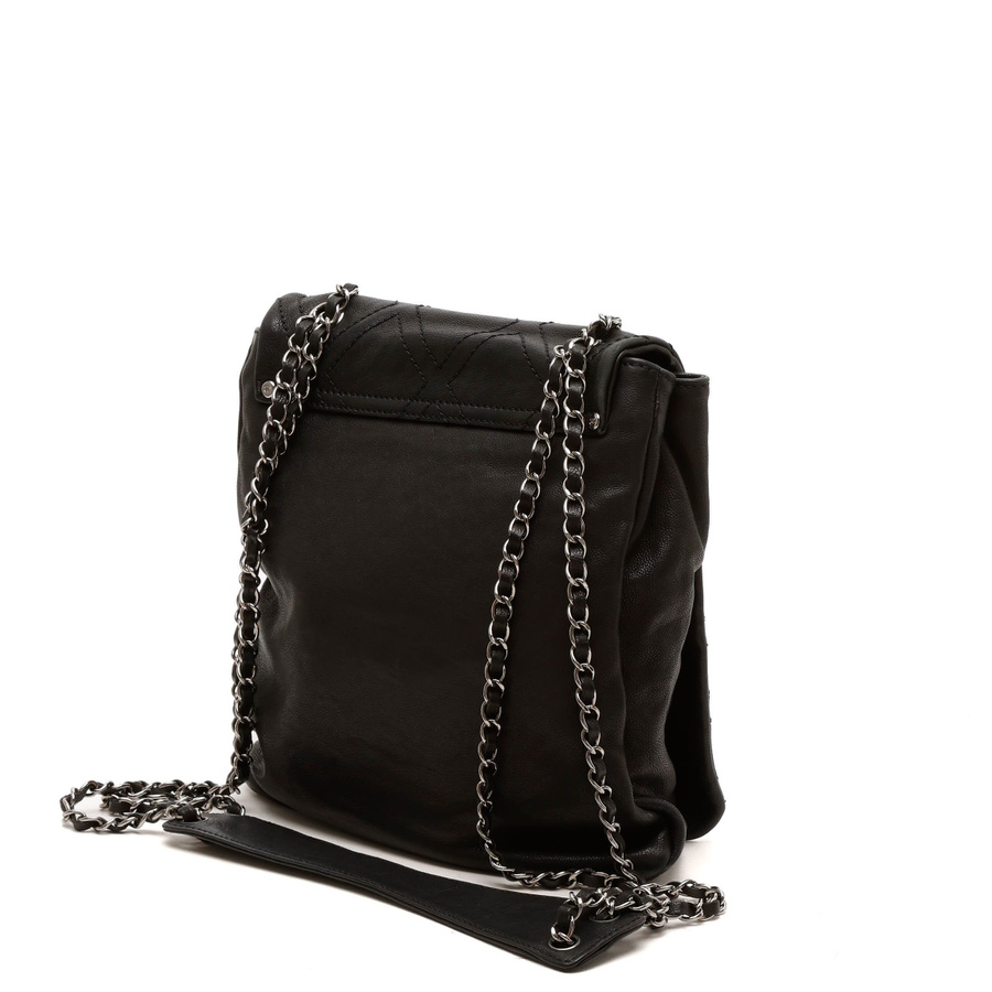 Chanel Diamond Stitch Large Messenger Bag