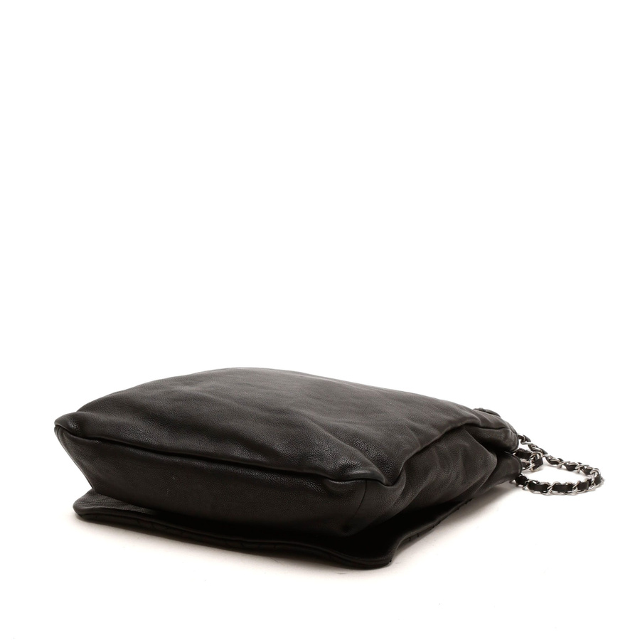 Chanel Diamond Stitch Large Messenger Bag