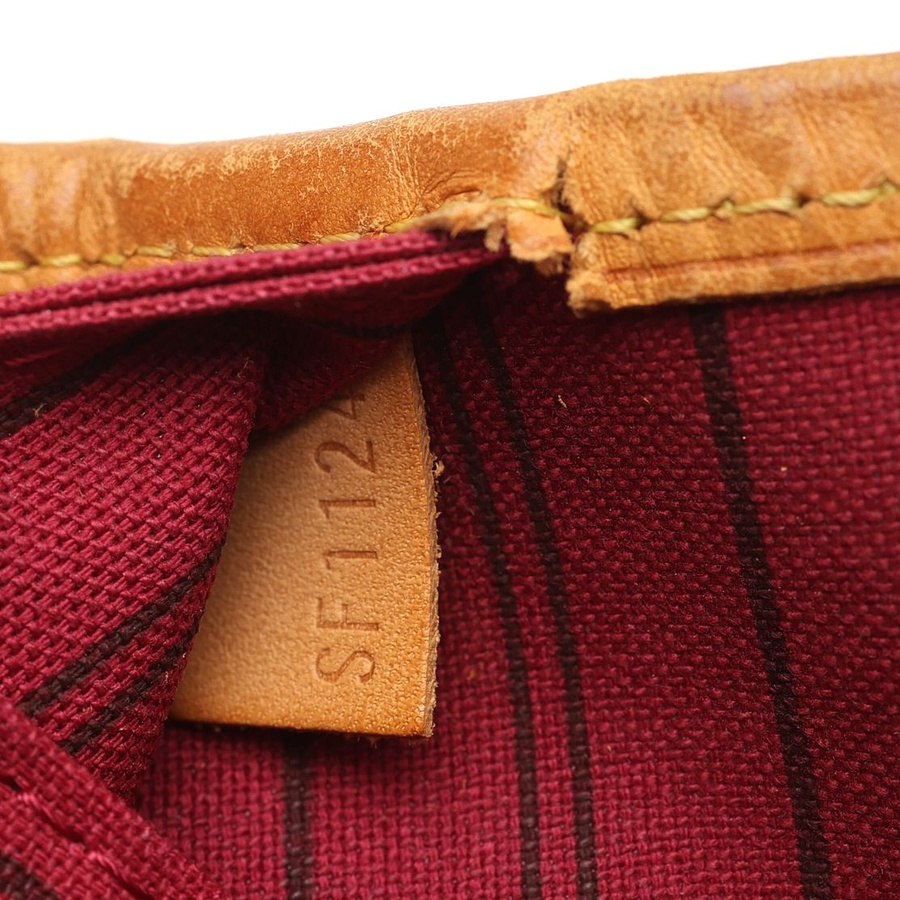 Louis Vuitton Monogram Neverfull MM Tote Bag