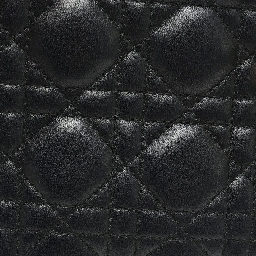 57701_976fefe5b1_file-square