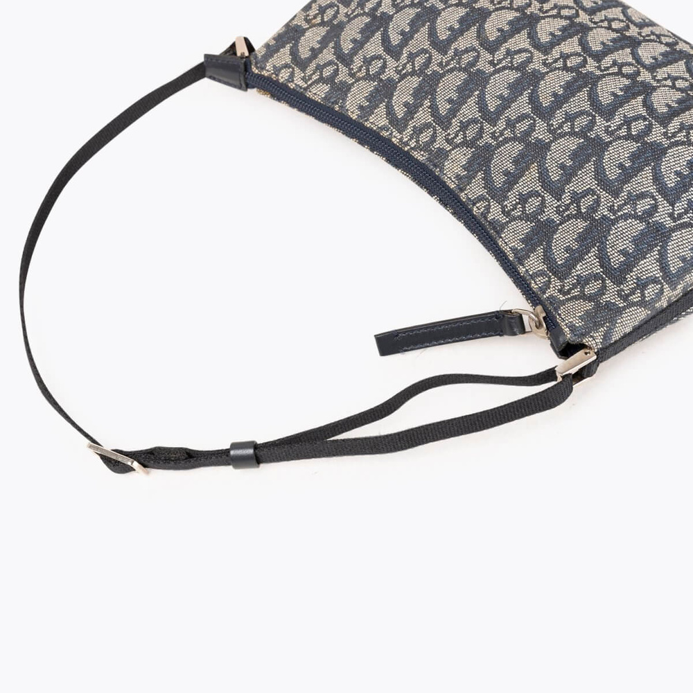 802_013b55b526-679-14203-6-full