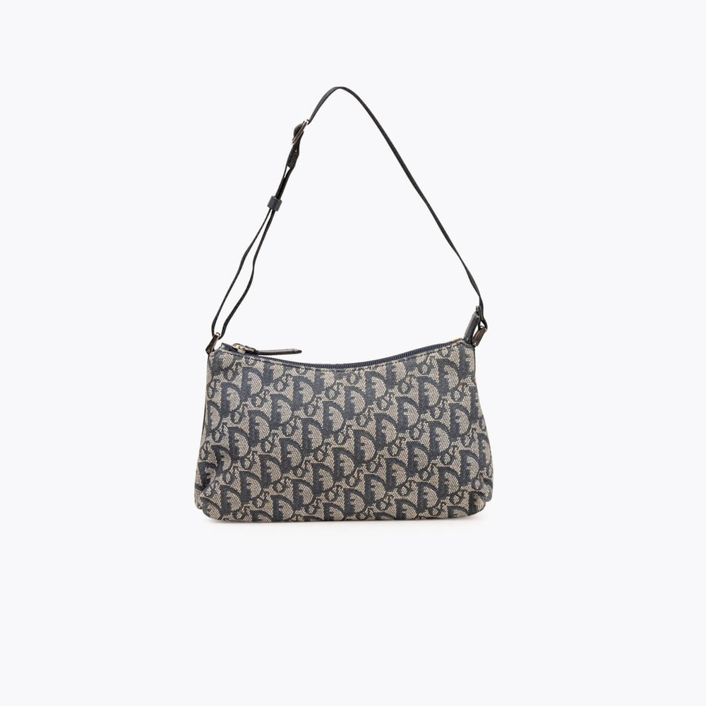 802_347176d0ed-679-14203-1-full