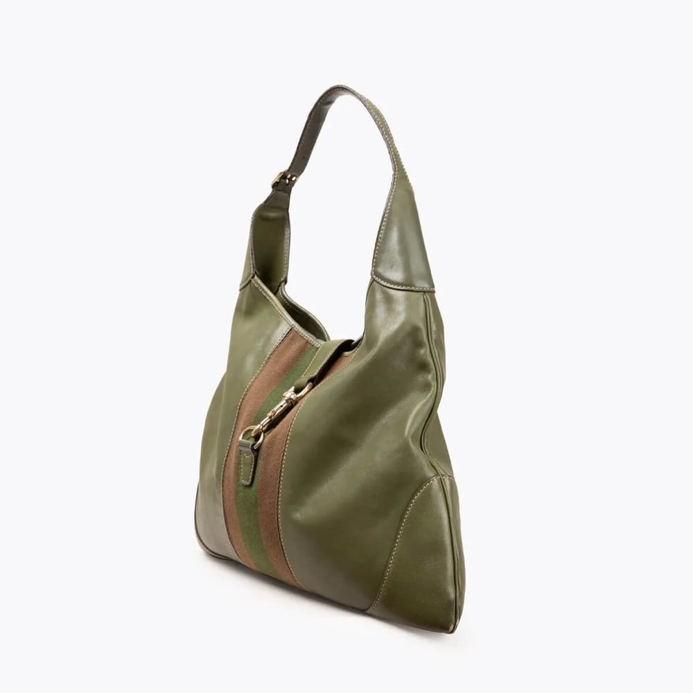 813_288d538714-17000744303-2-full