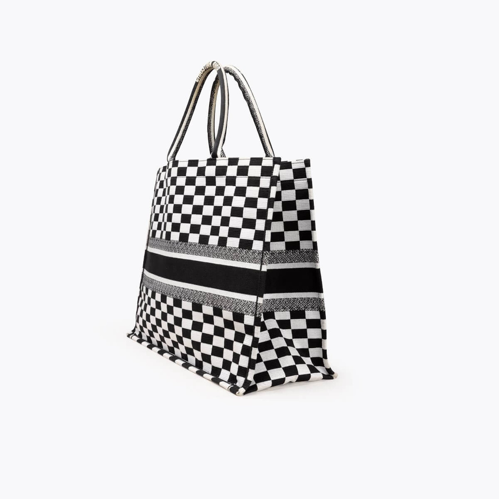 911_efa4254748-wz185449-4-full